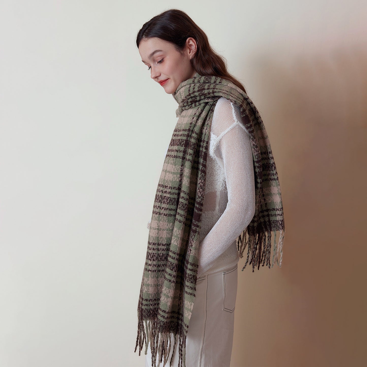 Chic Warm Plaid Scarf with Fringes for All Seasons