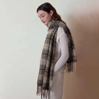 Chic Warm Plaid Scarf with Fringes for All Seasons