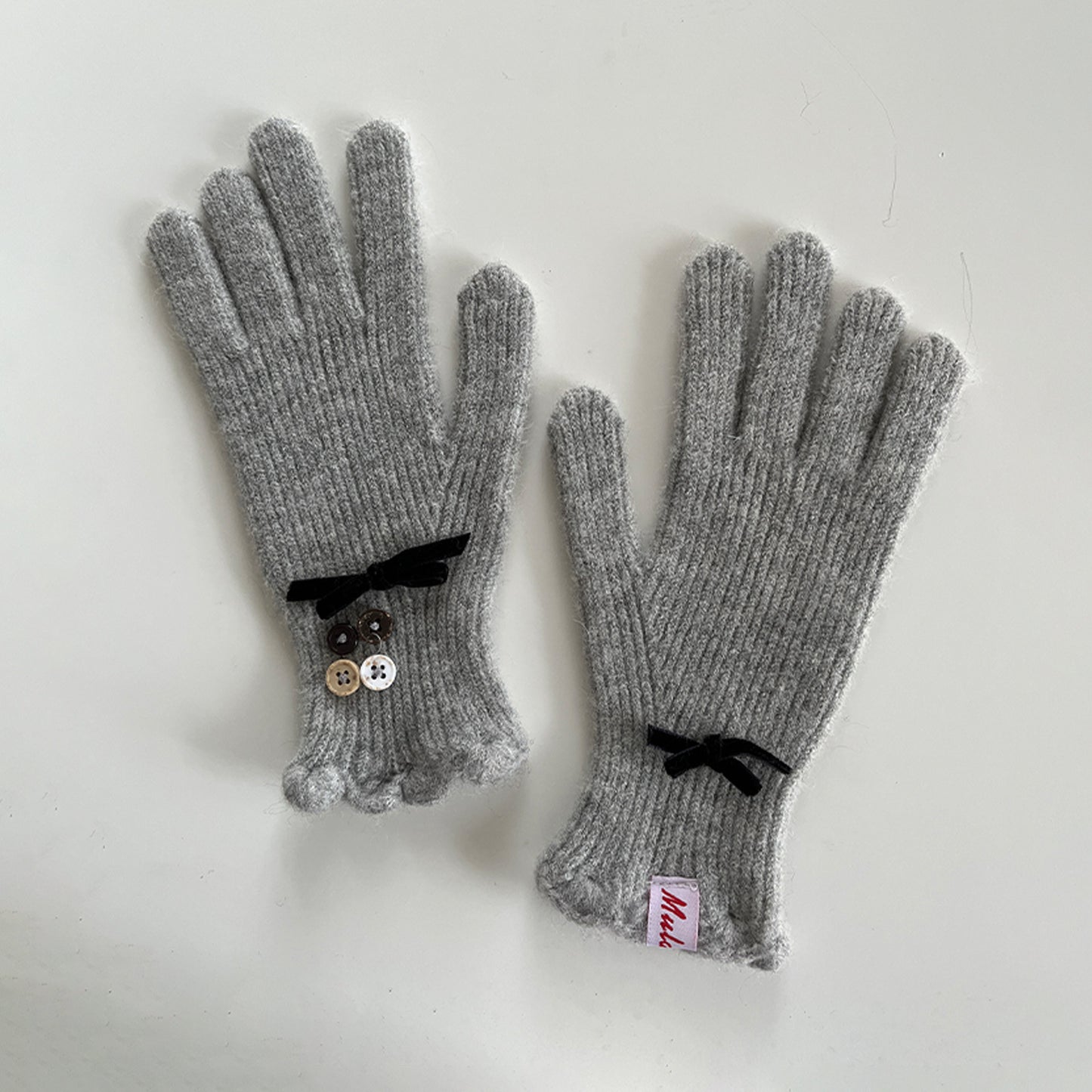 Elegant Touchscreen Knit Gloves with Bow Design