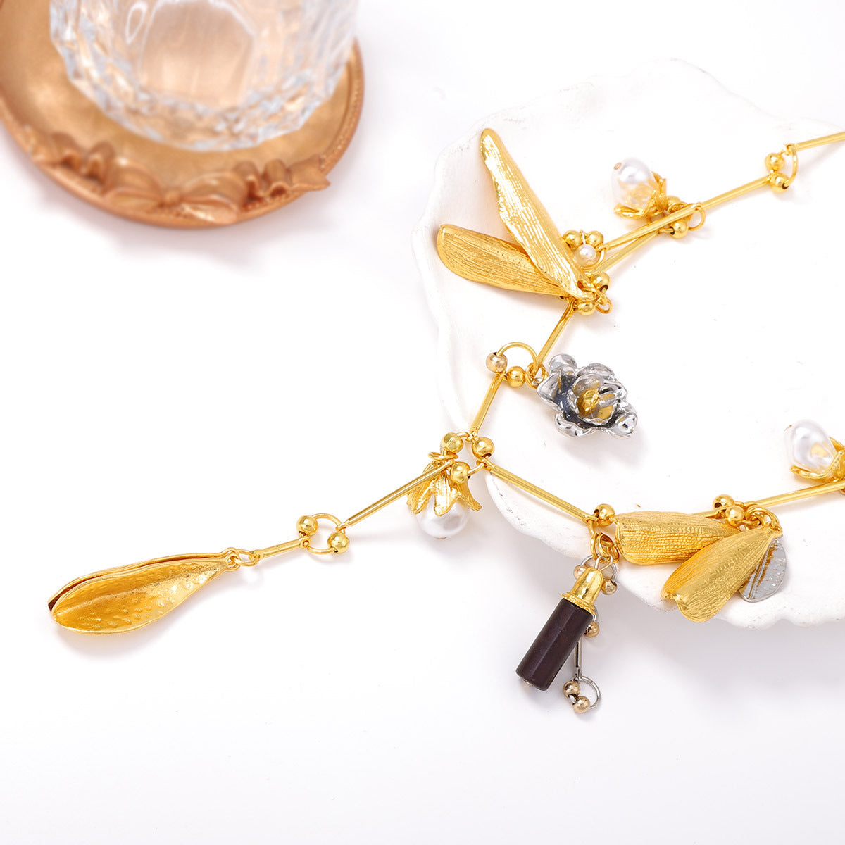 Leaf Pendant Alloy Necklace Vintage Statement Jewelry