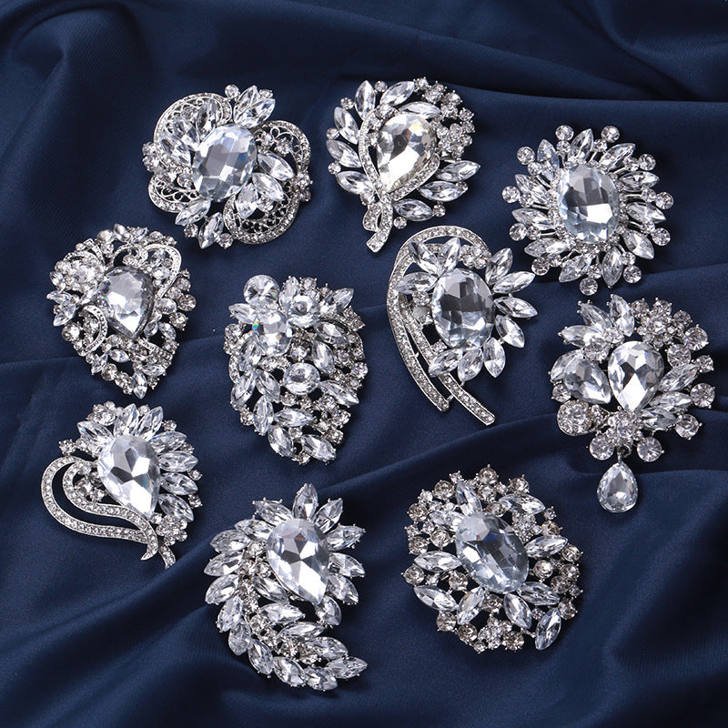 Creative Alloy Cat Brooch Crystal Glass Pin Fashion Accessory