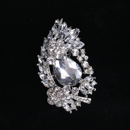 Creative Alloy Cat Brooch Crystal Glass Pin Fashion Accessory