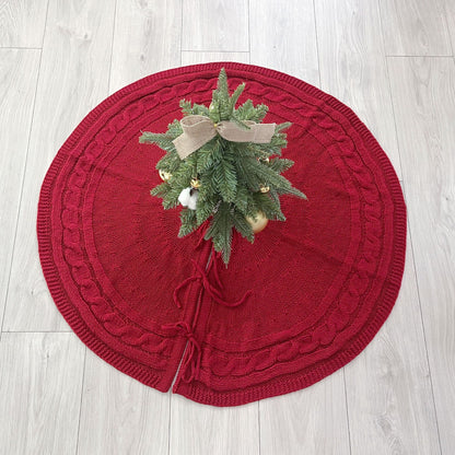 Knitted Christmas Tree Skirt in Red and Khaki - Decorative Capes for Festive Seasons
