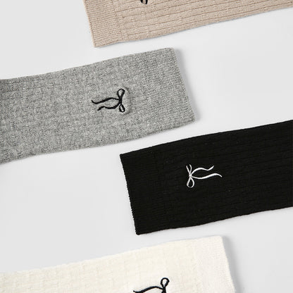 Renaissance Embroidered Bow Cotton Mid Calf Socks