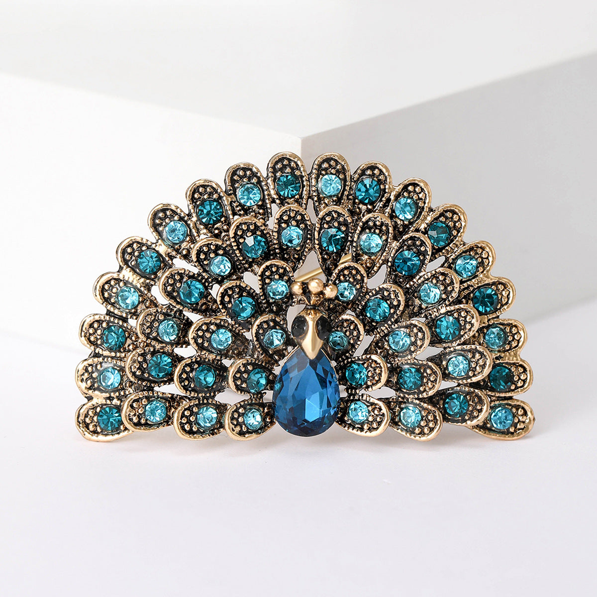 Fashionable Vintage Peacock Brooch Pin Creative Animal Accessory