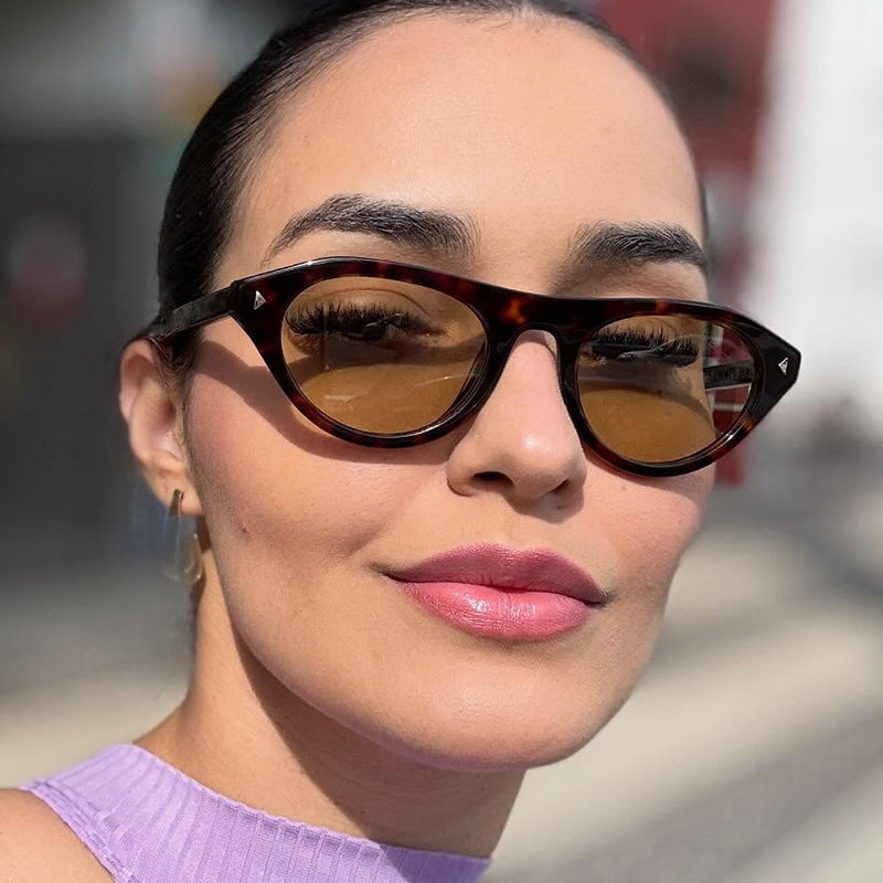 Trendy Oval Frame Sunglasses Fashionable Outdoor Shades