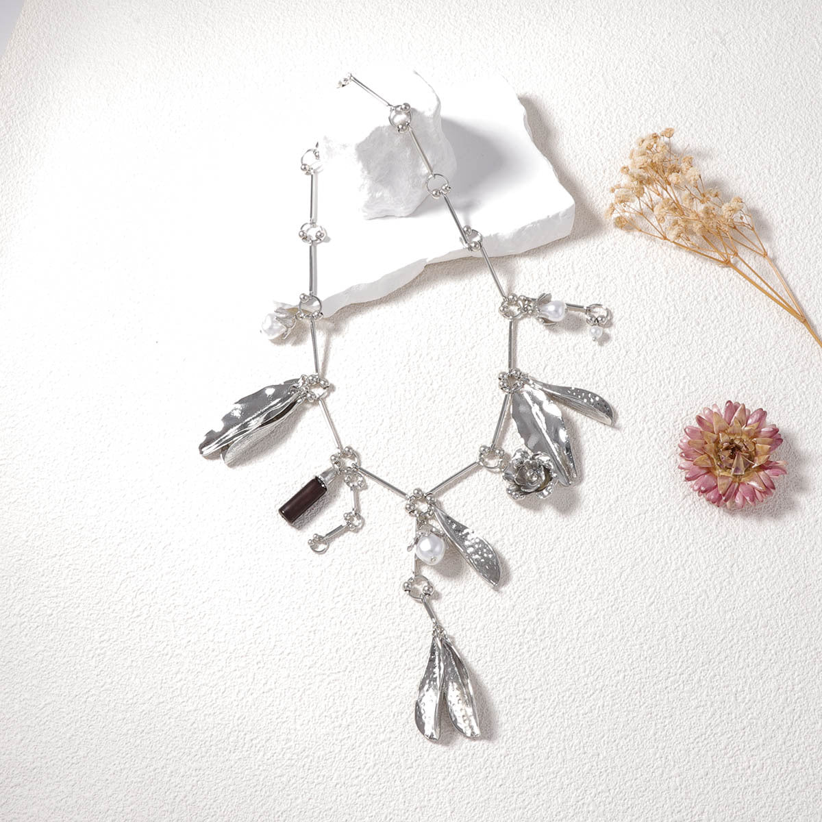 Leaf Pendant Alloy Necklace Vintage Statement Jewelry