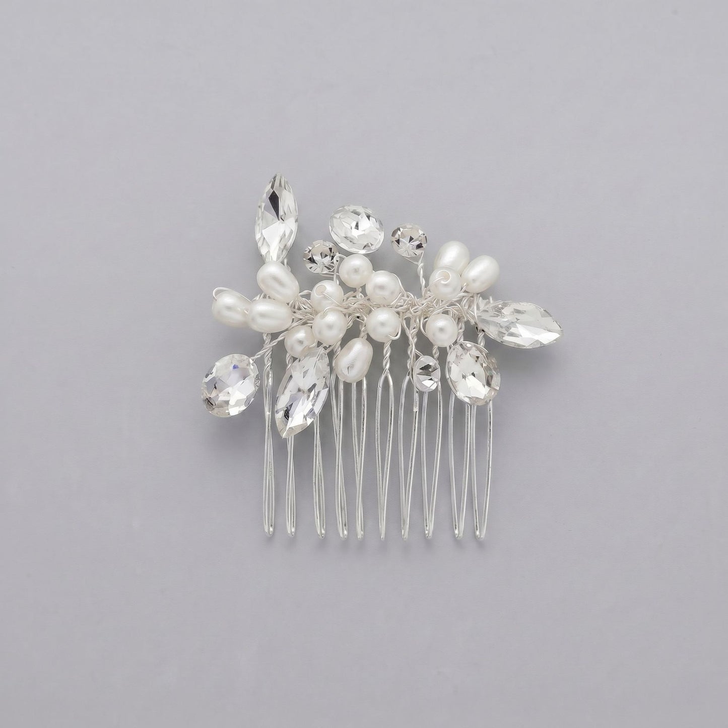 Exquisite Pearl and Crystal Flower Headpiece for Bridal Photoshoots