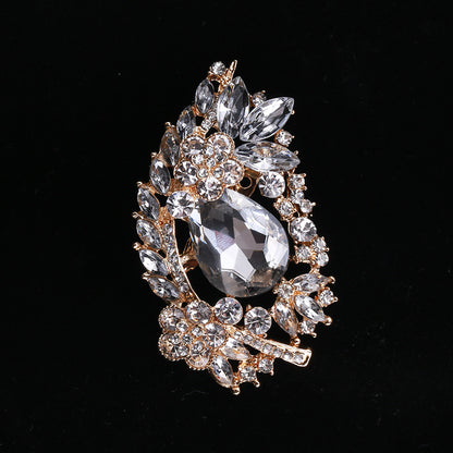 Creative Alloy Cat Brooch Crystal Glass Pin Fashion Accessory