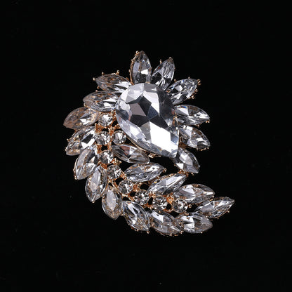 Creative Alloy Cat Brooch Crystal Glass Pin Fashion Accessory