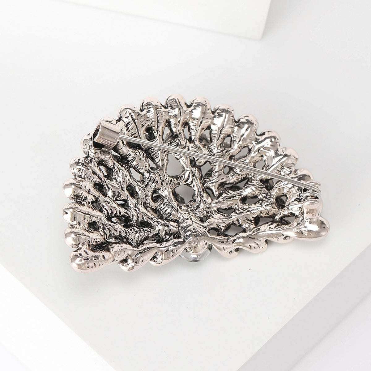 Fashionable Vintage Peacock Brooch Pin Creative Animal Accessory