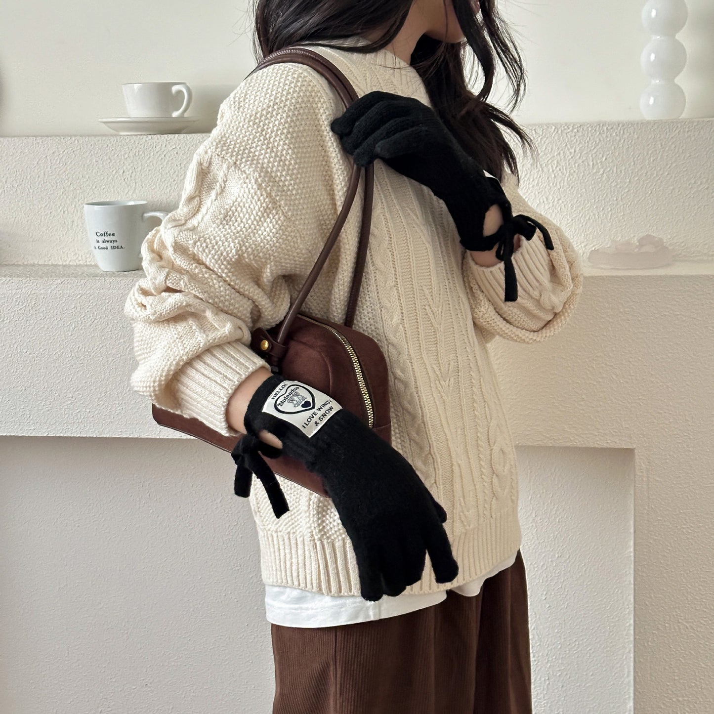 Stylish Knit Gloves with Bow Design and Touchscreen Functionality