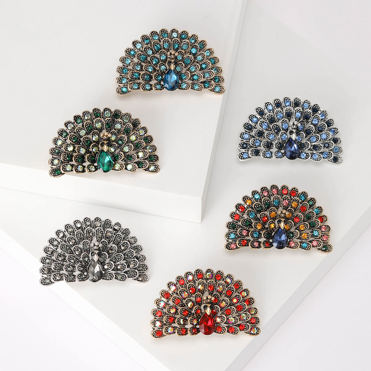 Fashionable Vintage Peacock Brooch Pin Creative Animal Accessory
