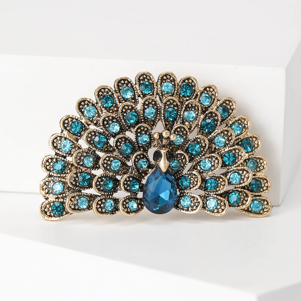 Fashionable Vintage Peacock Brooch Pin Creative Animal Accessory