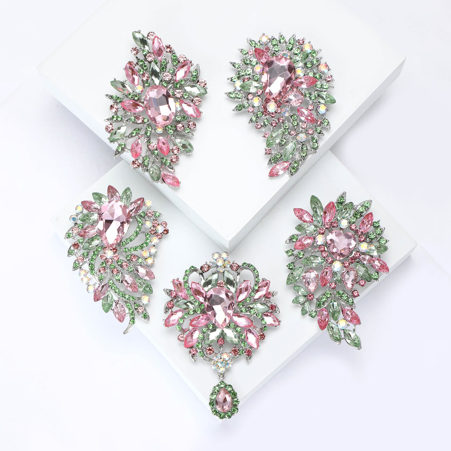 Fresh Green Floral Crystal Glass Brooch Elegant Clothing Accessory