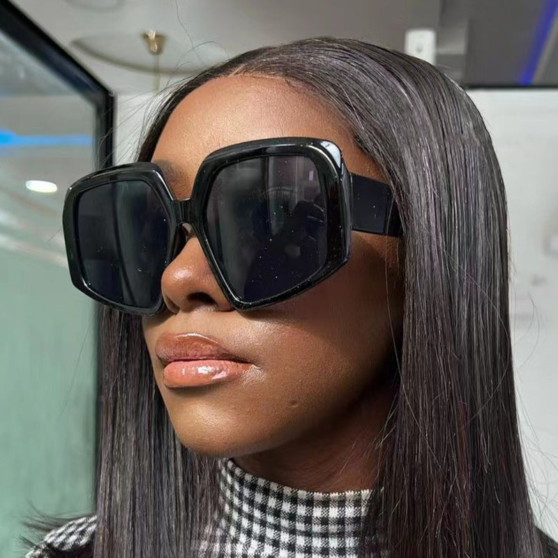 Trendy Oval Frame Sunglasses for Women