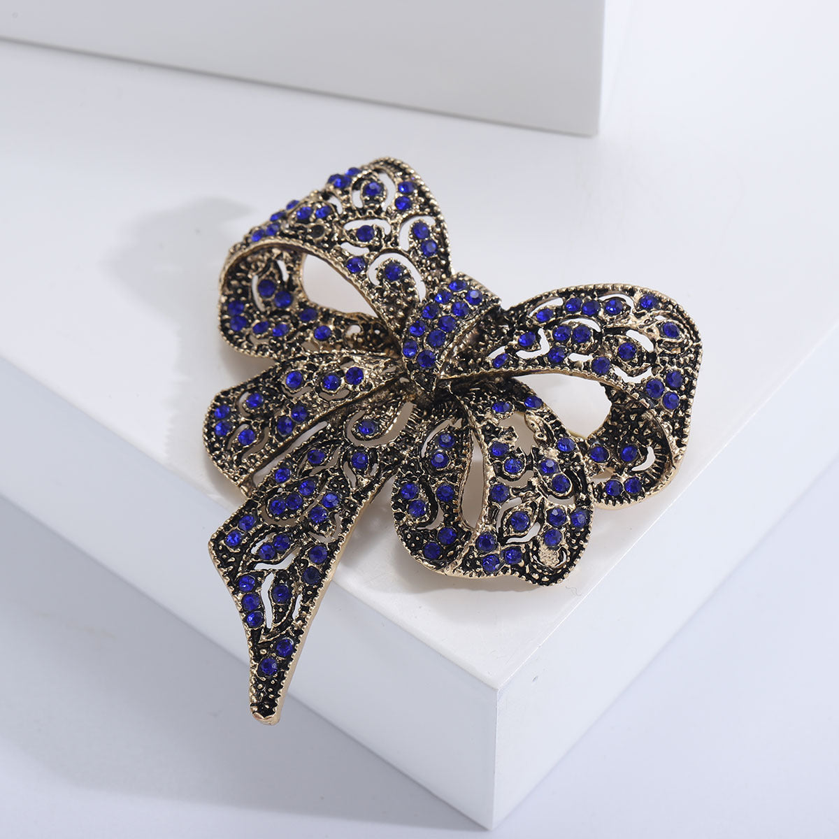 Rhinestone Big Bow Brooch Vintage Fashion Accessory