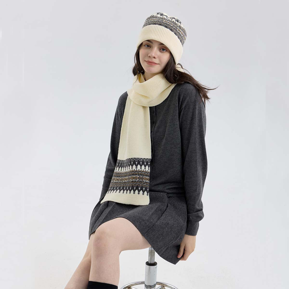Classic Diamond Pattern Christmas Knitted Scarf and Hat Set for Winter