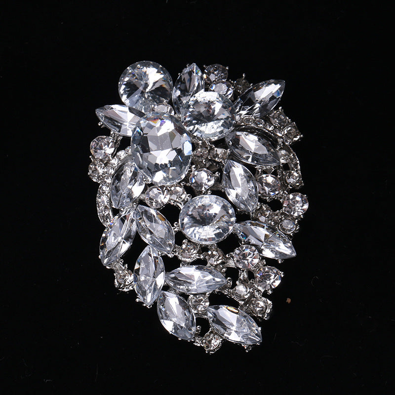 Creative Alloy Cat Brooch Crystal Glass Pin Fashion Accessory