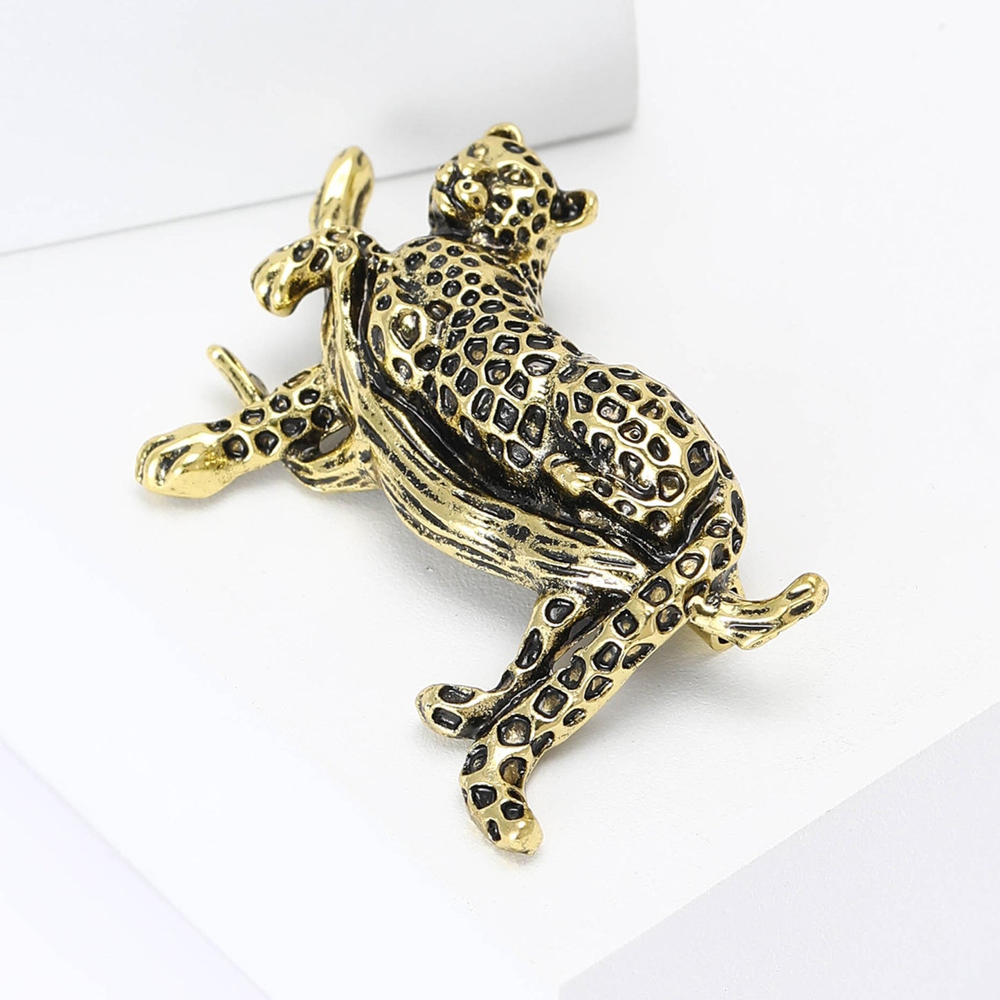 Retro Animal Brooch Enamel Pins for Men's Suits