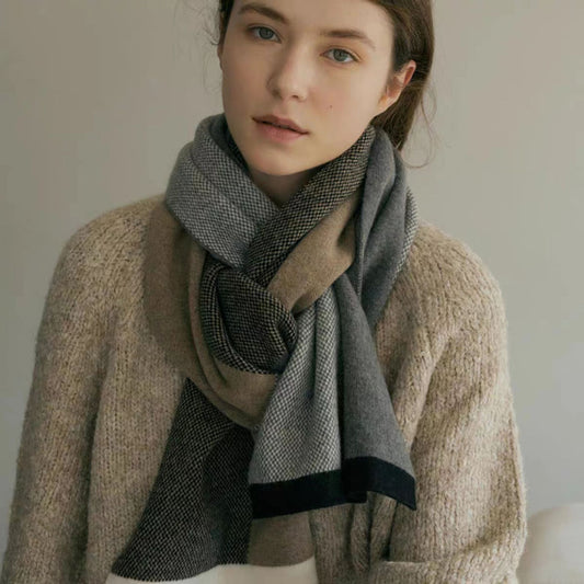 Chic Knitted Scarf with Asymmetrical Checkered Pattern