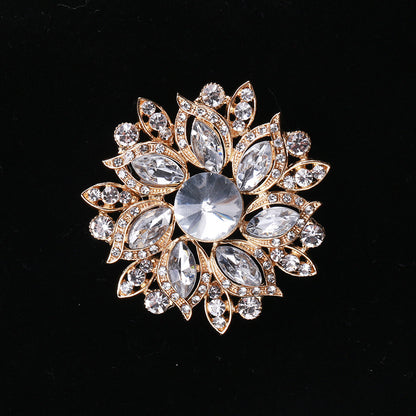 Creative Alloy Cat Brooch Crystal Glass Pin Fashion Accessory