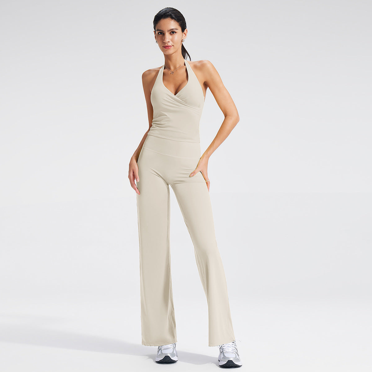 Yoga Relaxed Fit V-Neck Crop Top Set with Removable Cups