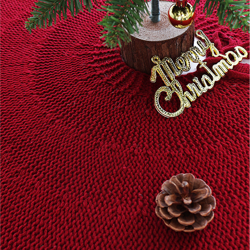 Knitted Christmas Tree Skirt in Red and Khaki - Decorative Capes for Festive Seasons