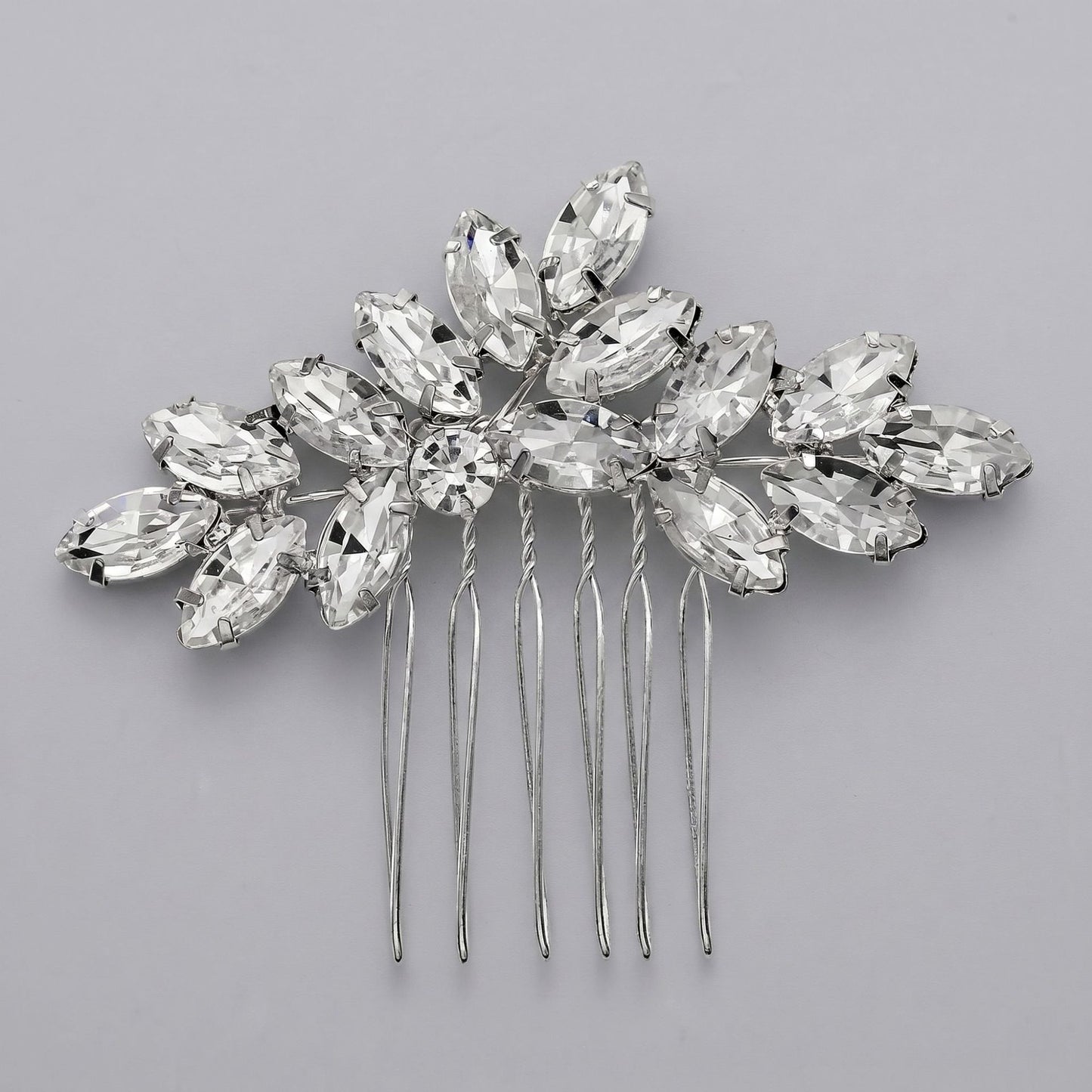 Exquisite Pearl and Crystal Flower Headpiece for Bridal Photoshoots