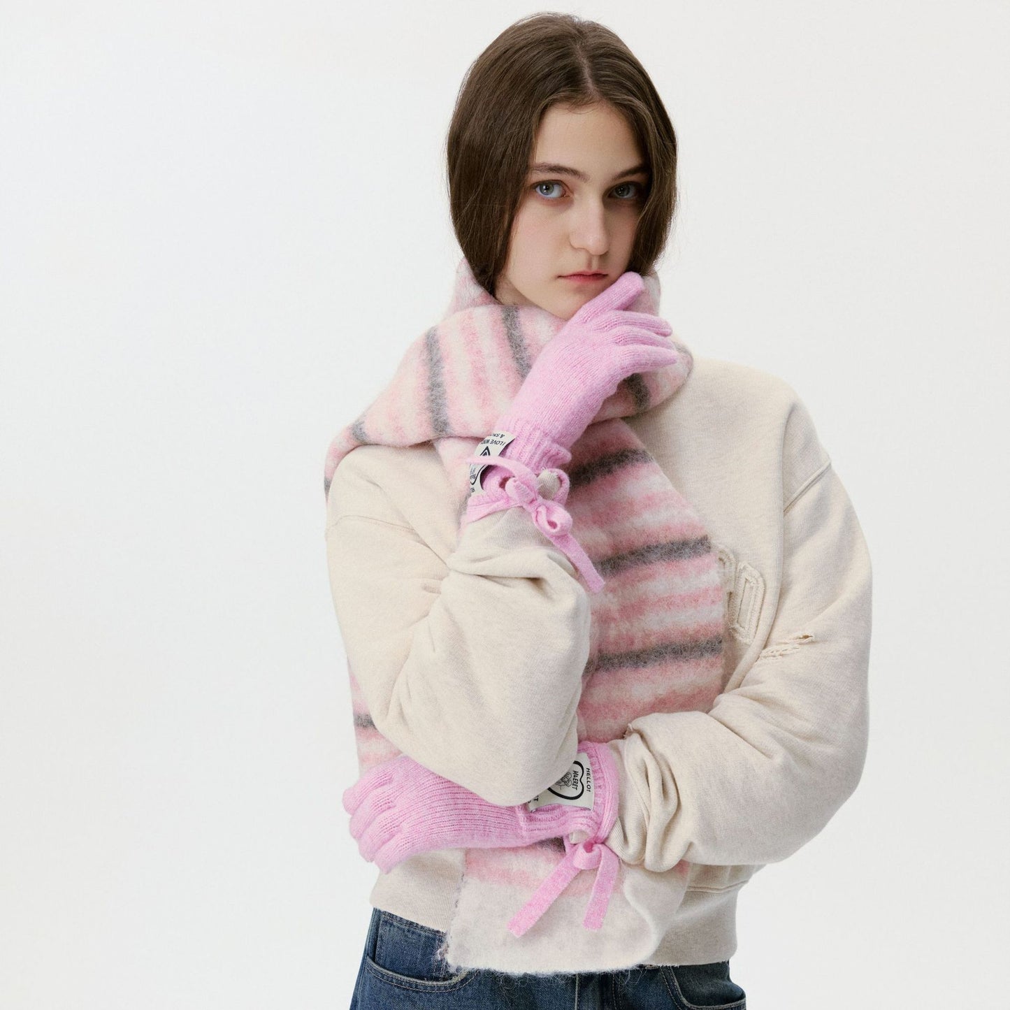 Stylish Knit Gloves with Bow Design and Touchscreen Functionality